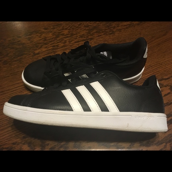 adidas Shoes - Excellent condition Adidas